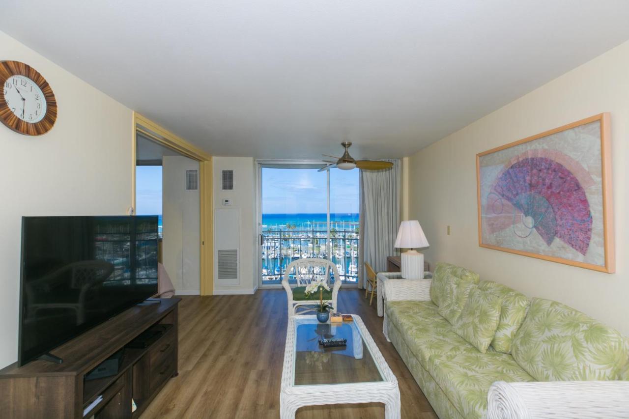 Spacious One Bedroom Harbor View At Ilikai Marina With Private Balcony Honolulu